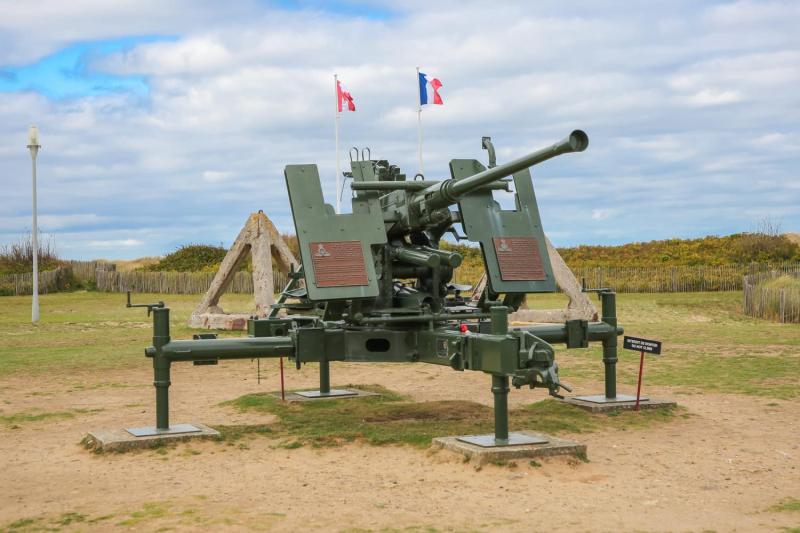 Guided Day Trip to Normandy D-Day landing beaches from Paris - Lunch included