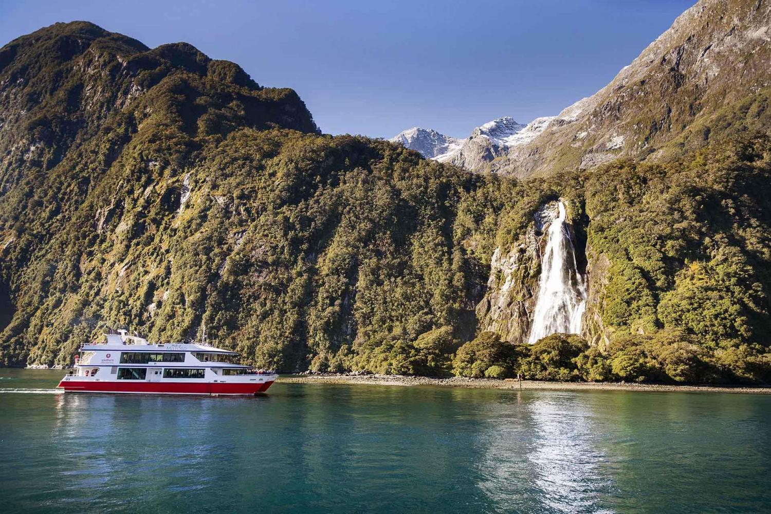 Milford Sound Day Tour with Scenic Cruise ex Te Anau | Gray Line