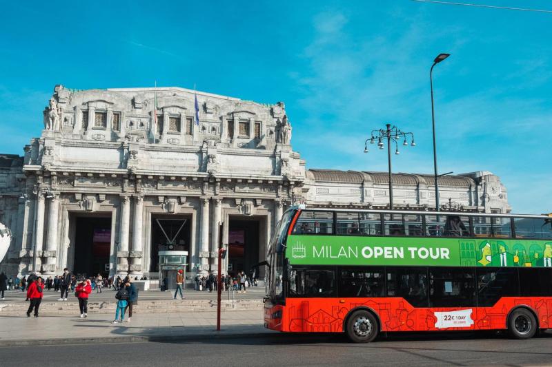 Milan: Tour on Touristic Open Bus 72 Hours Ticket
