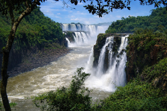 Incredible Moconá Falls from hotels in Foz de Iguaçu, Brazil