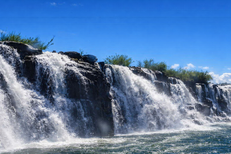 Incredible Moconá Falls from hotels in Foz de Iguaçu, Brazil