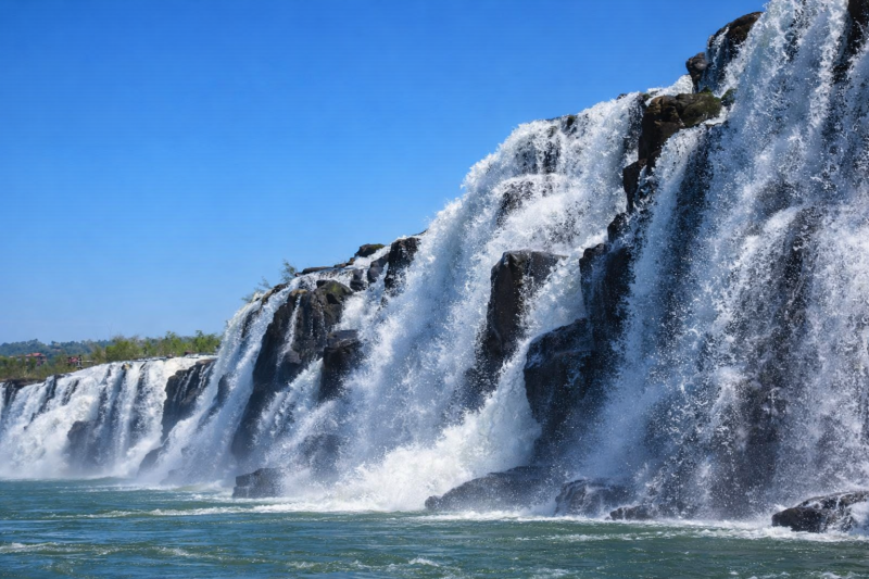 Incredible Moconá Falls from hotels in Foz de Iguaçu, Brazil