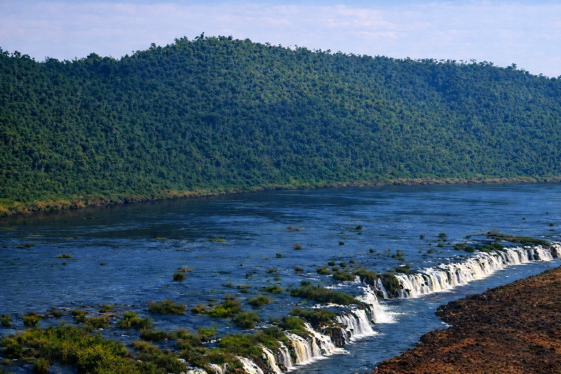 Incredible Moconá Falls from hotels in Foz de Iguaçu, Brazil