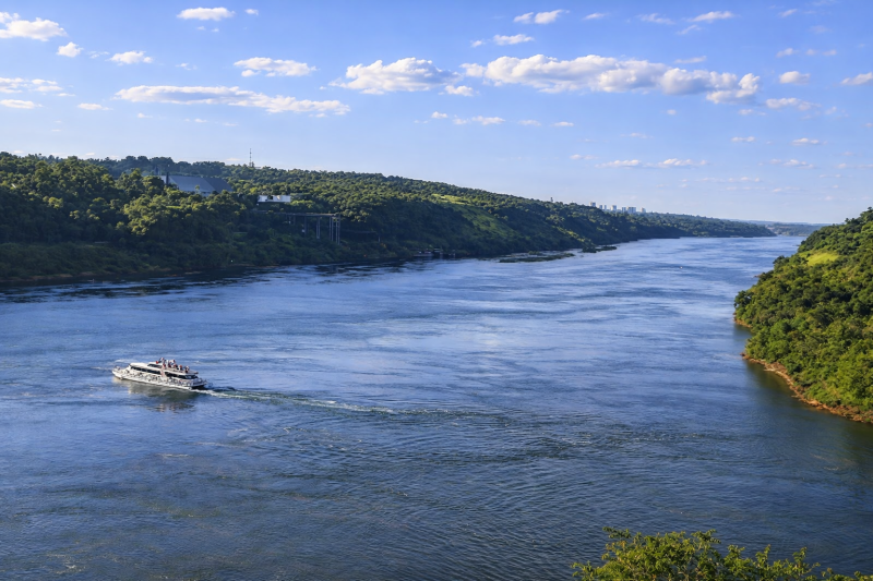 Afternoon Cruise from Iguazú: Discover the Magic of the Three Borders