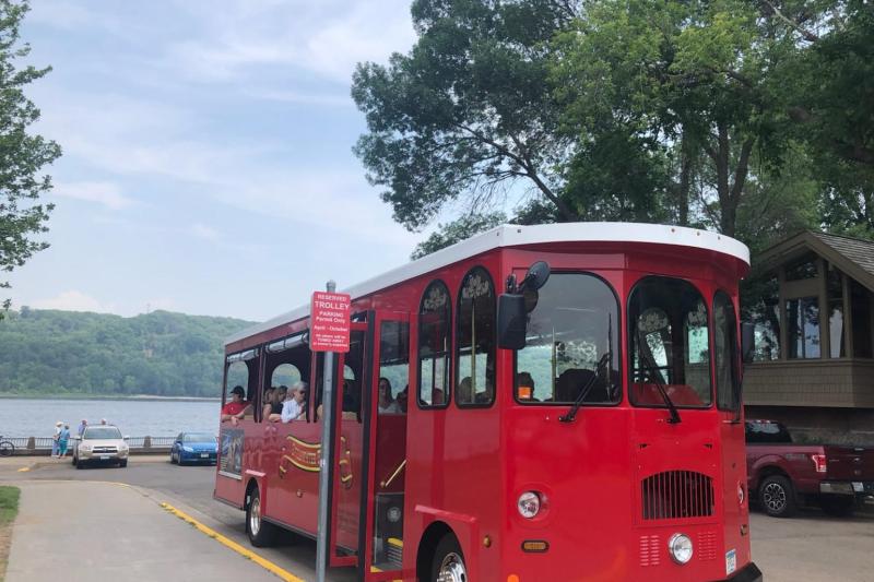 Gray Line Stillwater City Tour featuring a Narrated Trolley Tour, Scenic Boat Cruise and Lunch