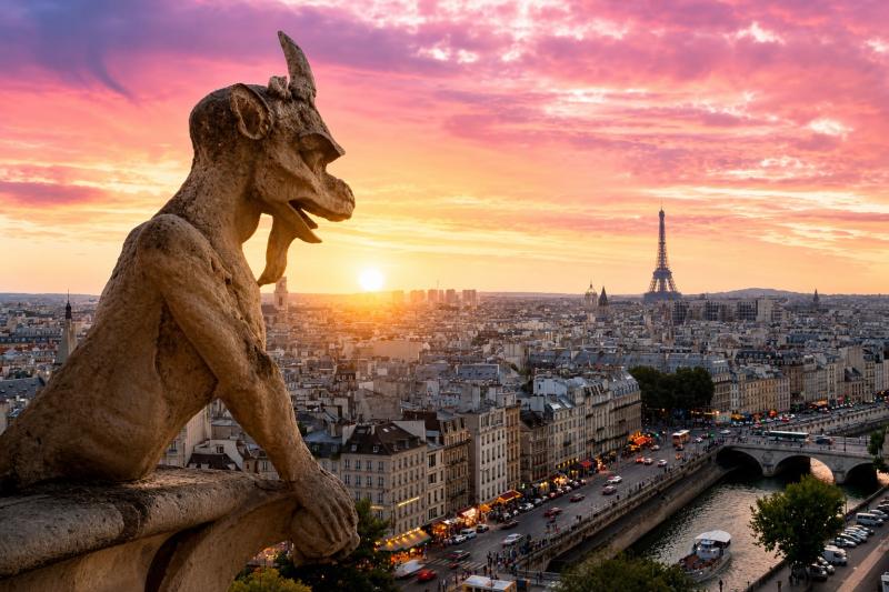 Paris: Illumination Tour and Eiffel Tower 2nd Floor (Reserved Access)