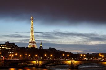 Paris: Illumination Tour and Eiffel Tower 3rd Floor (Reserved Access)
