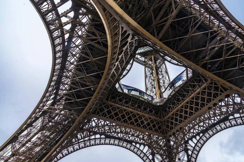 Paris: Illumination Tour and Eiffel Tower 3rd Floor (Reserved Access)