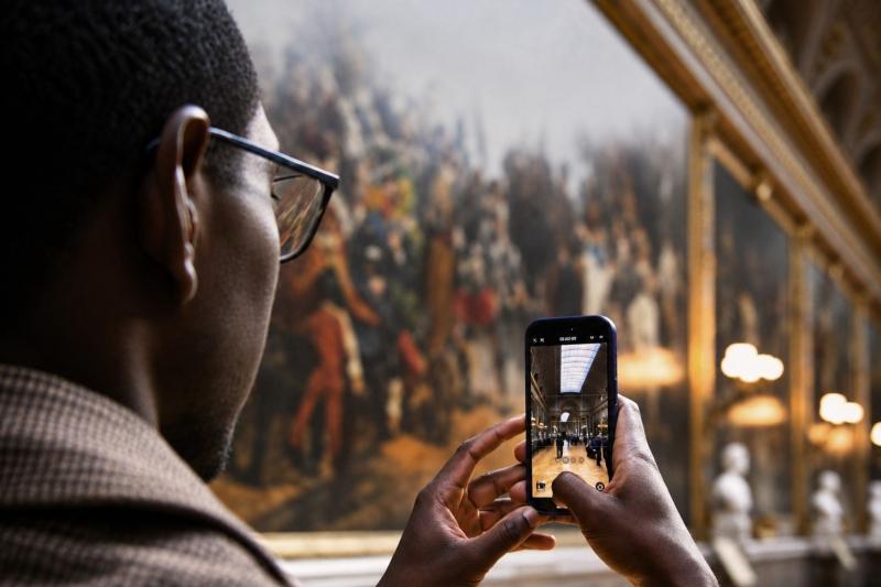 From Paris: 6 Days 5 Nights Guided Multiday Package