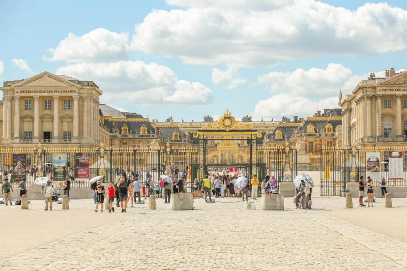 From Paris: 5 Days 4 Nights Guided Multiday Package
