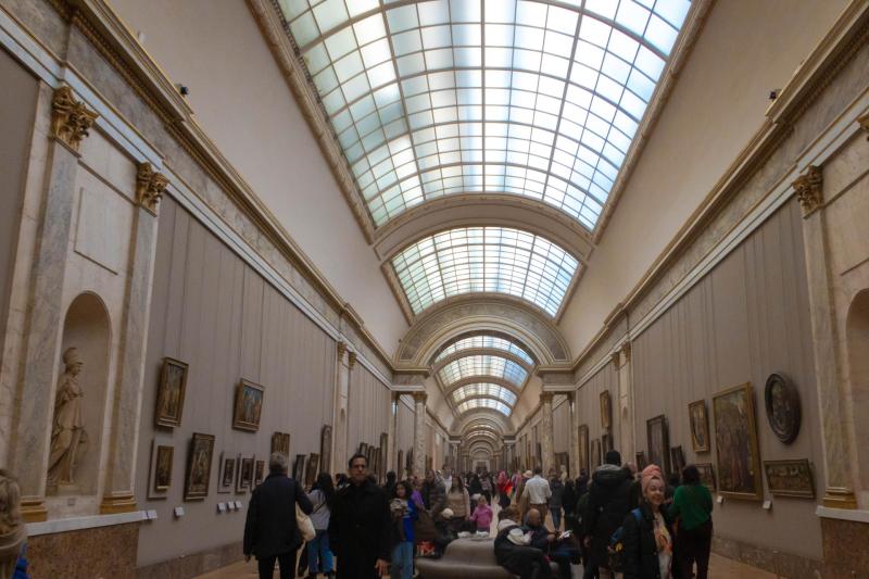 Paris: Early Access Louvre Walk Through Masterpieces with Reserved Entry
