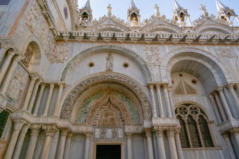 Venice: Basilica & Doge's Palace Guided Tour with Lunch & Glass Factory Visit in Murano