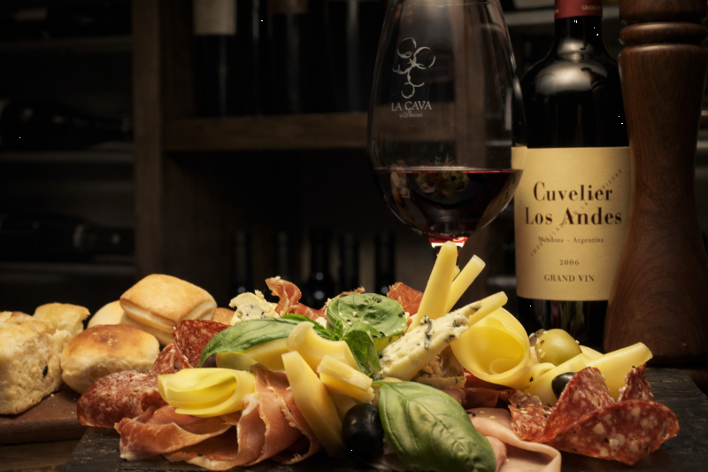 Tasting of Regional Wines in El Querandi