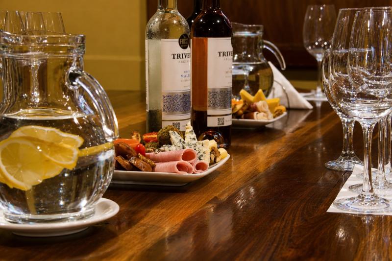 Wine Tasting with Tapas at Encuentro Nativo, a Historic Tenement in Caminito