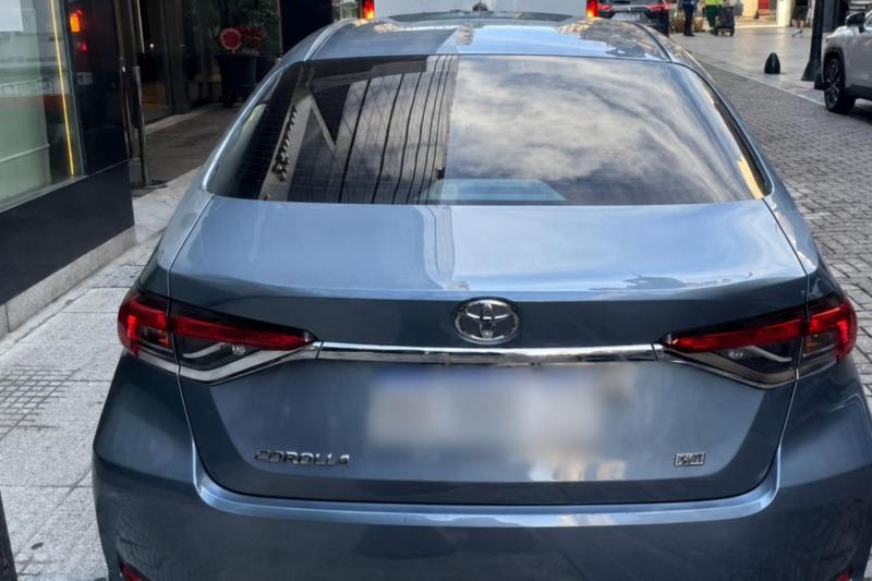Private Transfer from Ezeiza Airport to J. Newbery Airport or Vice Versa - Executive