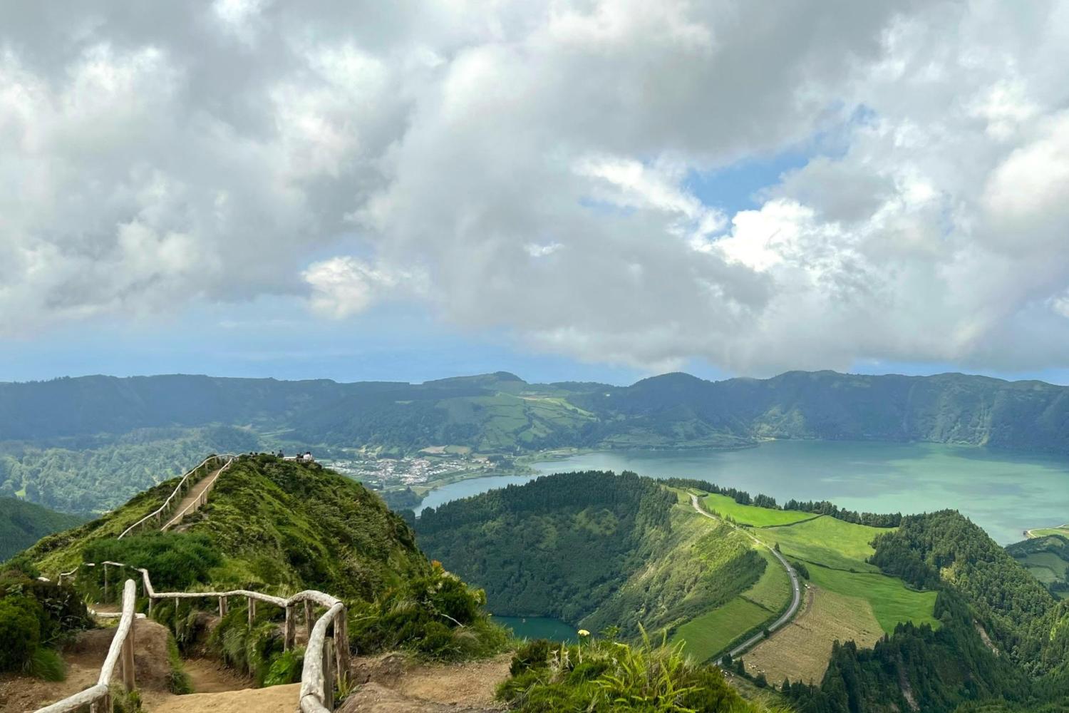 Sete Cidades Through Views And Viewpoints Gray Line sete-cidades-through-views-and-viewpoints-gray-line