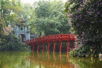 Hanoi: Private Sightseeing with Electric Car Tour in the Old Quarter