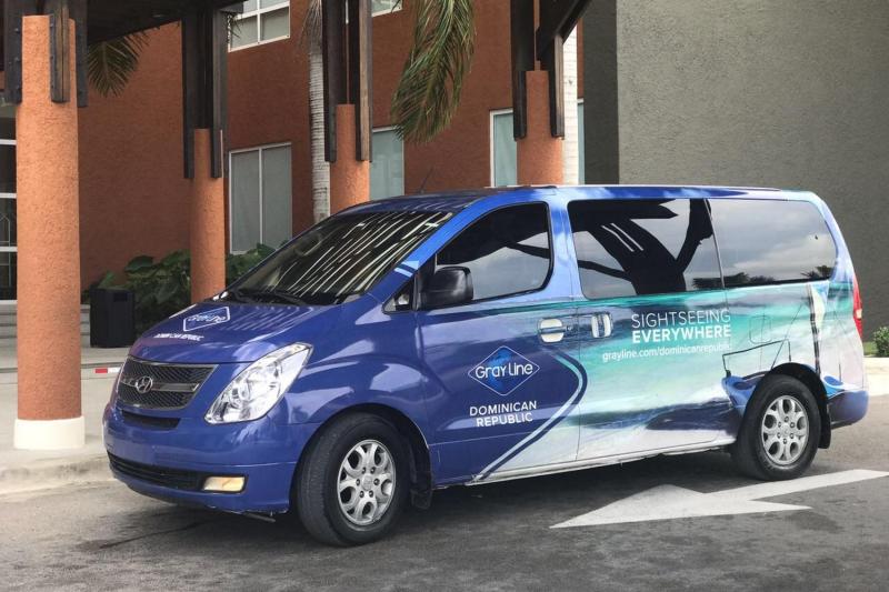 From Santo Domingo Airport: One-Way Private Transfer to Punta Cana for 1-6 Guests