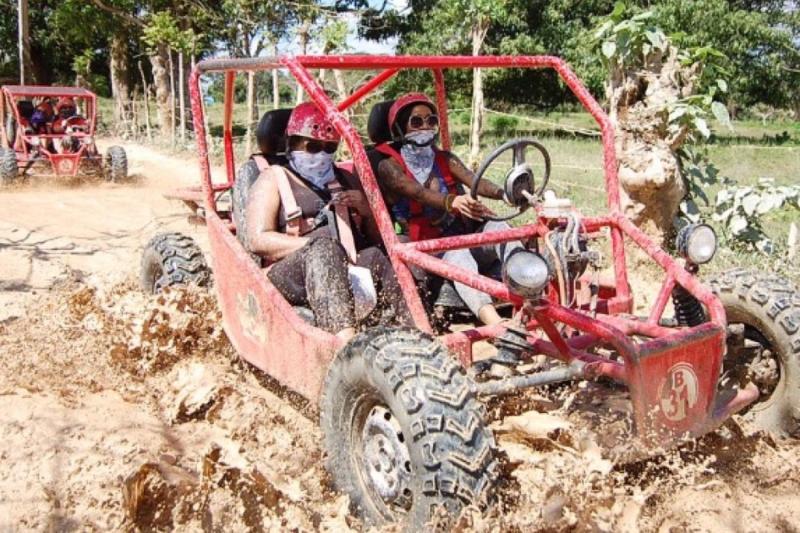 Punta Cana: Adventure Boogies Double Buggy Tour for 2 Passengers