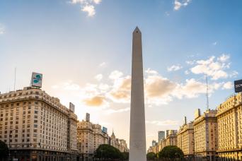 Obelisco's Top: Climb to the Most Iconic Monument in Buenos Aires