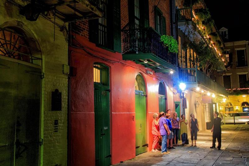 New Orleans: Ghosts and Spirits Walking Tour