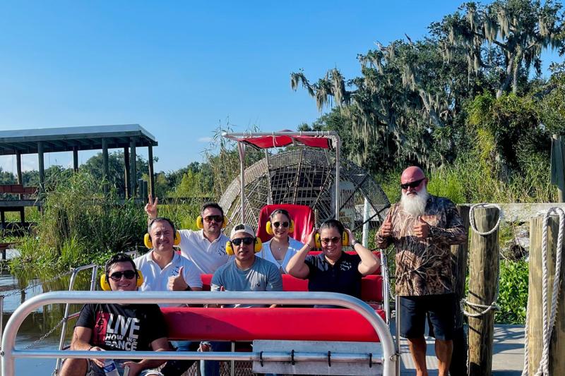 From New Orleans: Small Airboat Swamp Adventure Tour