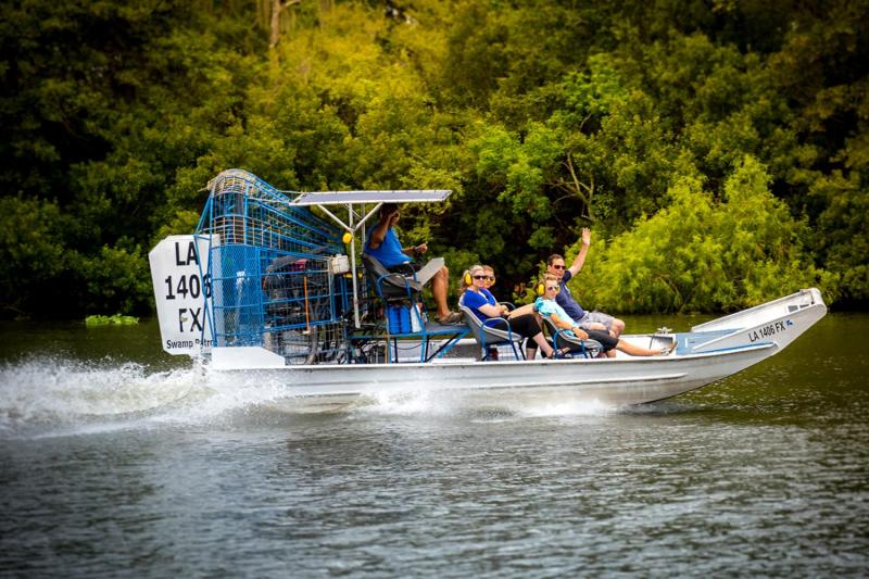 From New Orleans: Small Airboat Swamp Adventure Tour