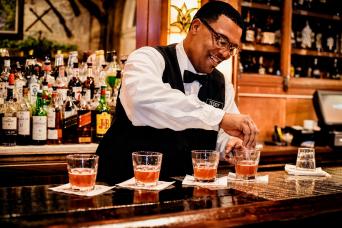 New Orleans: Cooking Class and Cocktail Walking Tour