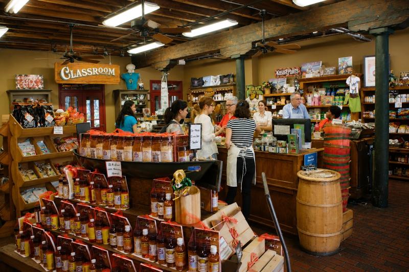 New Orleans: Cooking Class and Cocktail Walking Tour