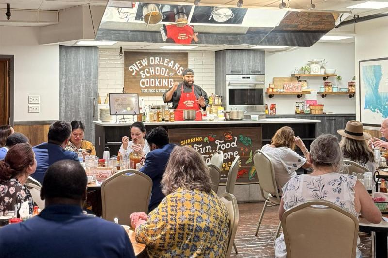 New Orleans: Cooking Class and Cocktail Walking Tour