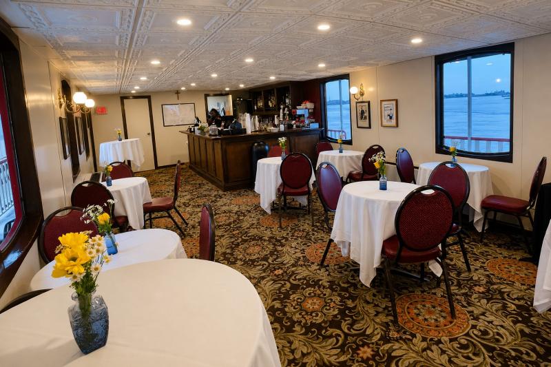 New Orleans Steamboat NATCHEZ Evening Jazz Cruise with Dinner