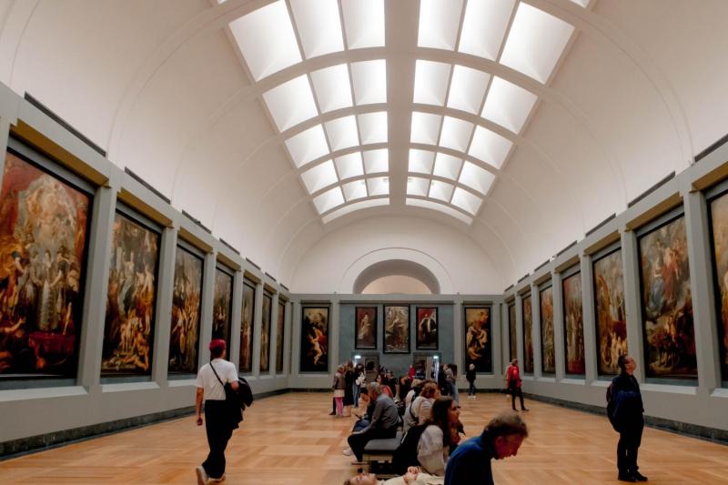Small Group Guided Visit of the Louvre Museum