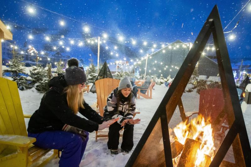 From Toronto: Blue Mountain Village Transport with Ski and Snowboard Full-Day Trip