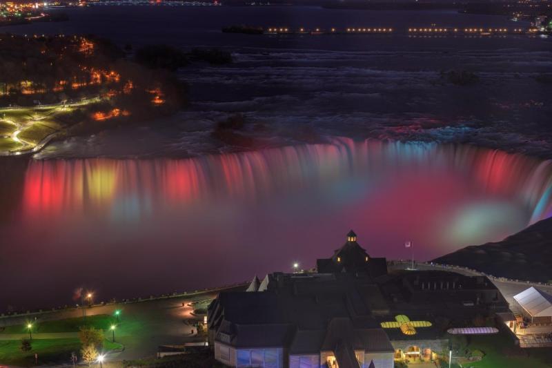 From Toronto: Niagara Falls Evening Tour