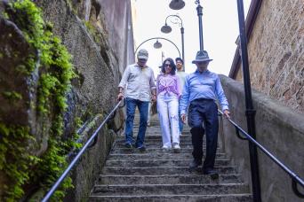 Sydney: Half-Day Rocks Walking and Bondi Beach City Tour