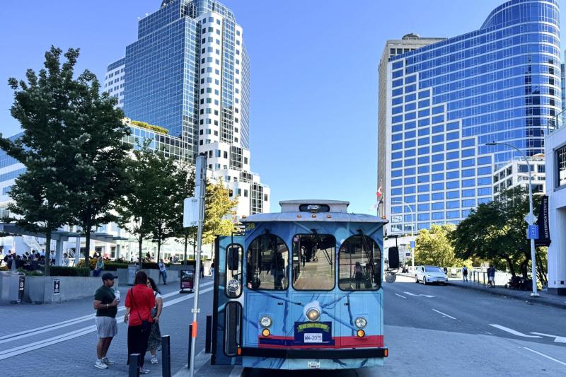 Vancouver: City & Granville Island Sightseeing Trolley Half-Day Tour