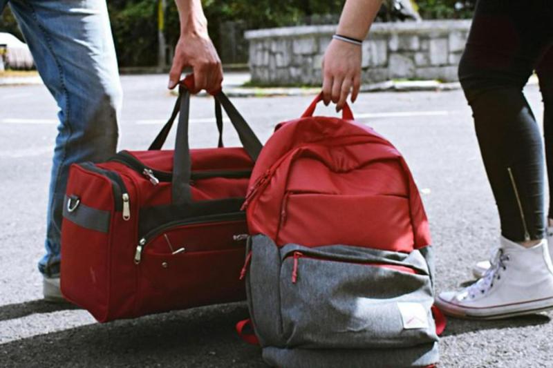 Vancouver: Hop-On Hop-Off Trolley Day Pass & 2-Bag Storage