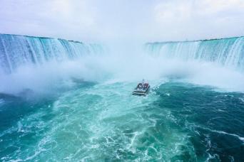 Niagara Falls Canada Tour, Boat & Maple Tasting – USA Pickup