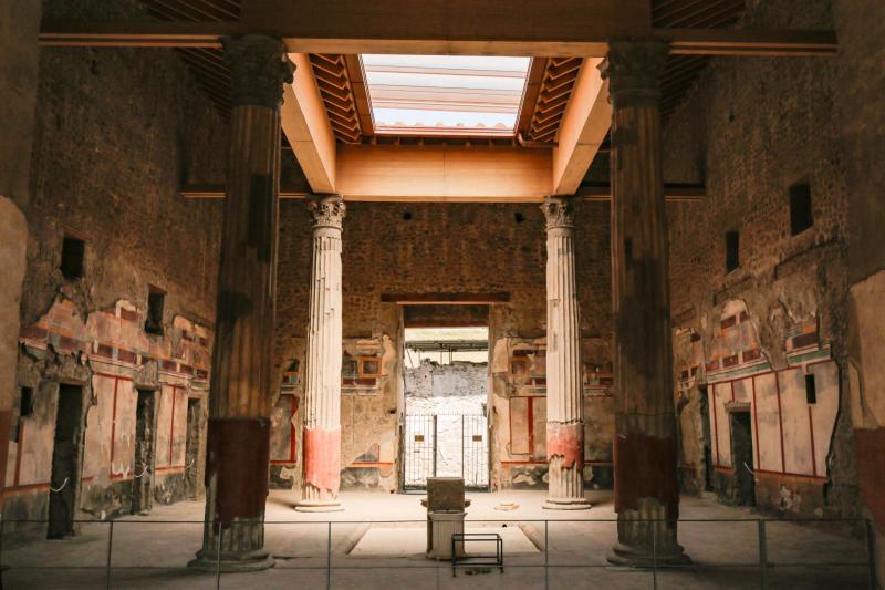Private Tour of Pompeii & Sorrento with Priority Access from Naples