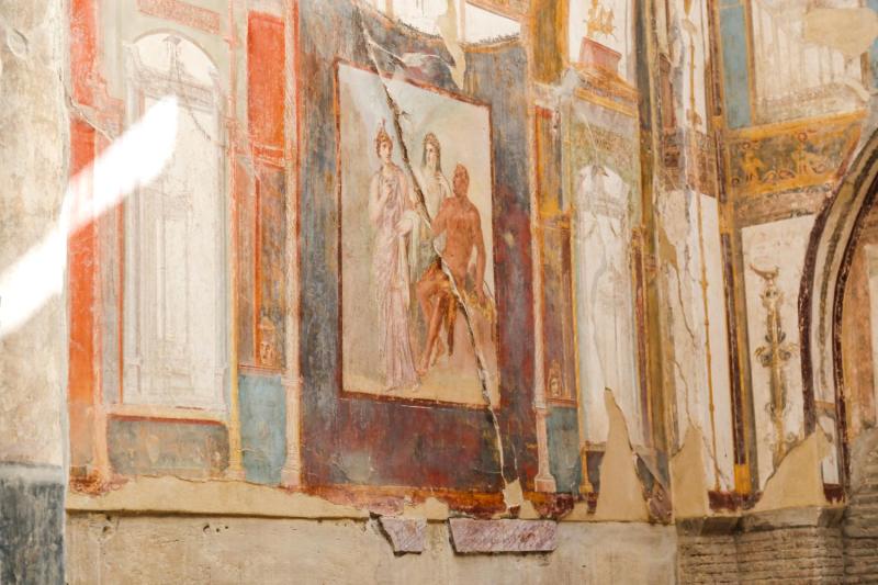Private Tour of Herculaneum with Priority Access from Naples