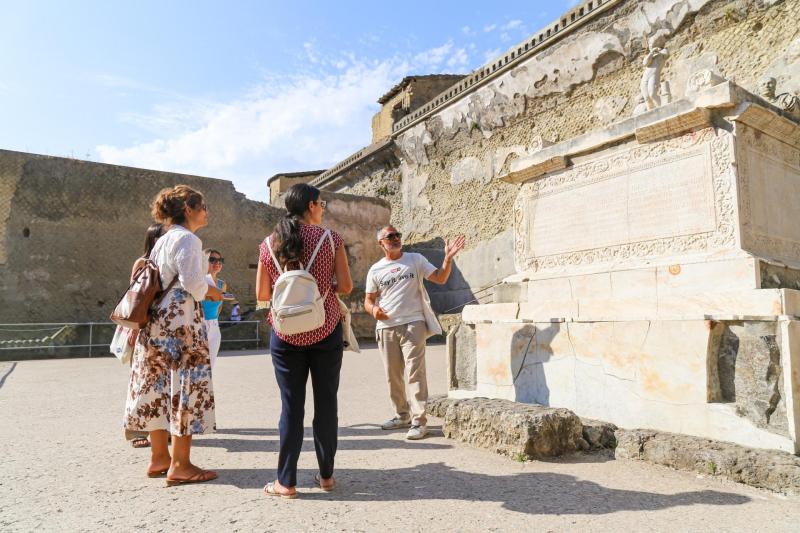 Private Tour of Herculaneum with Priority Access from Positano