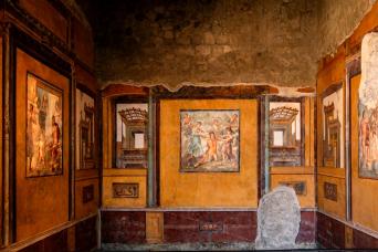 Private Tour of Pompeii with Wine Tasting & Lunch from Positano