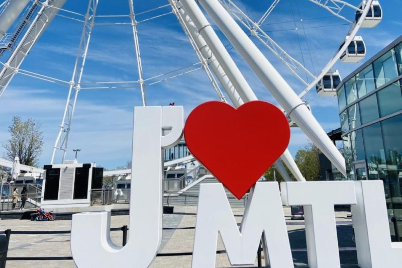 Montreal: Hop-On Hop-Off Double-Decker 1 Day (2-Hour Duration) Tour with Live Guide