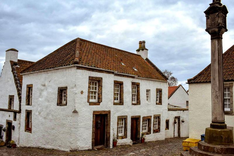 From Edinburgh: Outlander Experience from Edinburgh – Midhope Castle Tickets Included