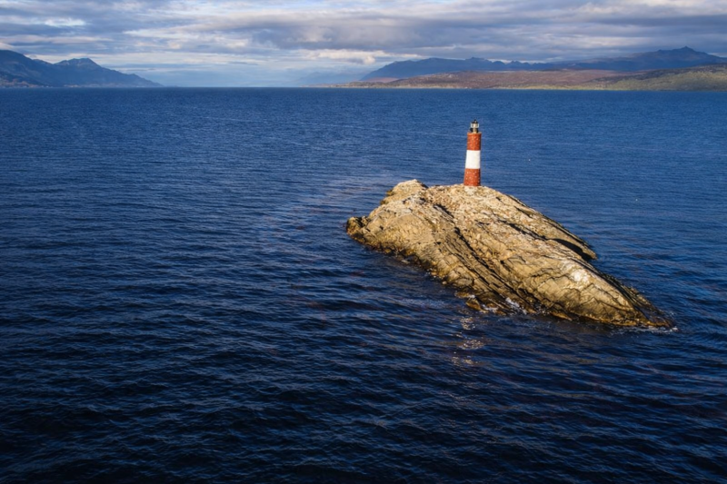 Navigation through the Beagle Channel, Los Lobos Island and the Bridges Islands