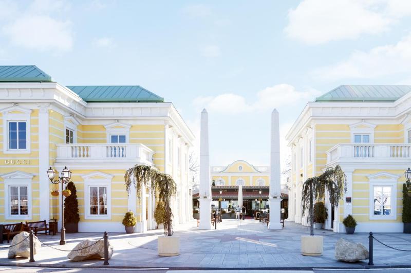 Designer Outlet Parndorf Shopping Tour