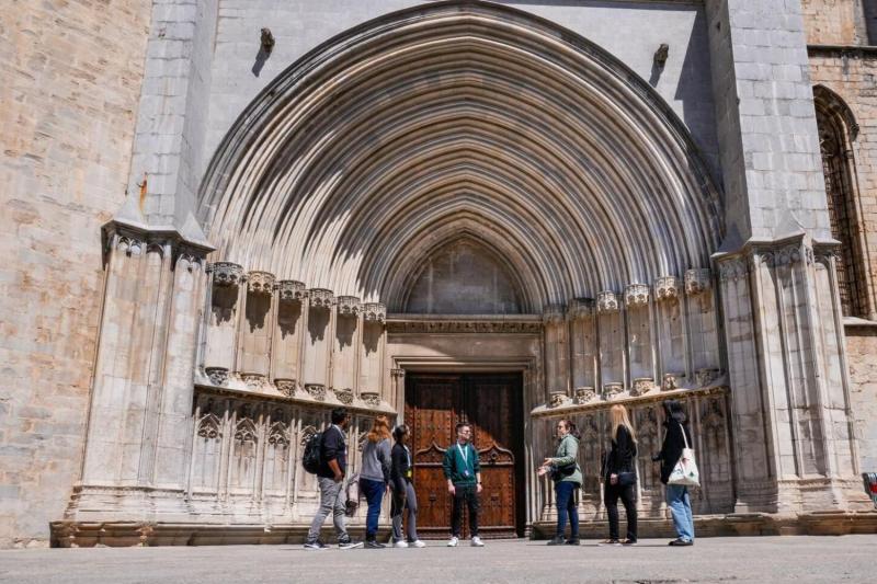 Girona and Dali Museum - Full Day Trip