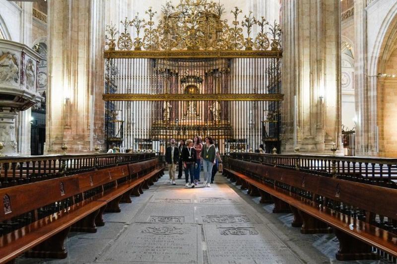 The best of Segovia with entrance to the Cathedral and the Alcazar
