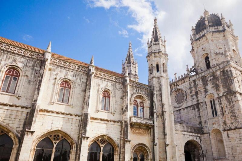 6 Day Tour to Lisbon and Porto including Fatima from Madrid - A Class