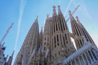 Fast Track Sagrada Familia Guided Tour